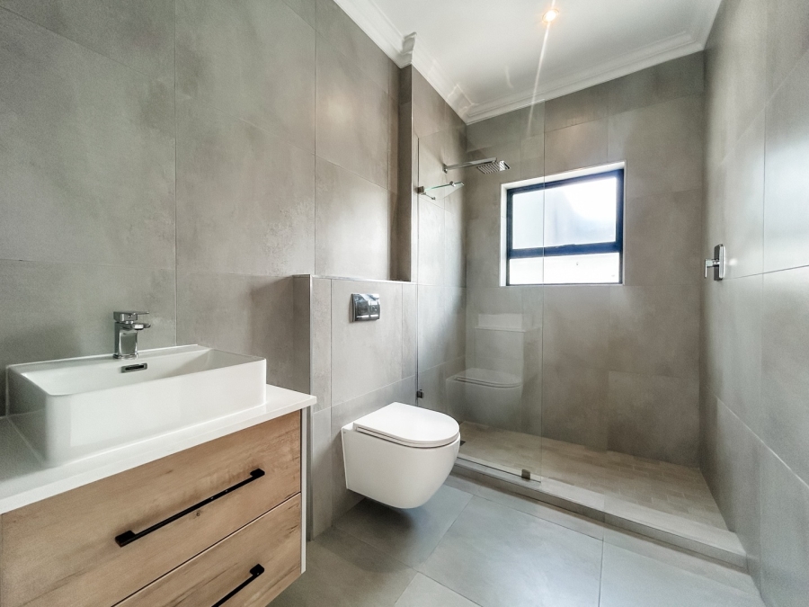 To Let 3 Bedroom Property for Rent in Sandown Western Cape